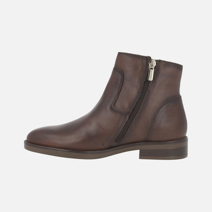 Botines de piel Puertollano con adorno metálico