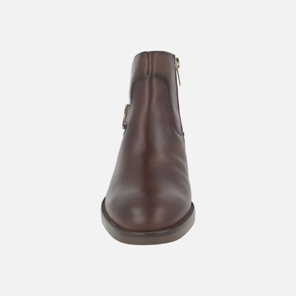 Botines de piel Puertollano con adorno metálico
