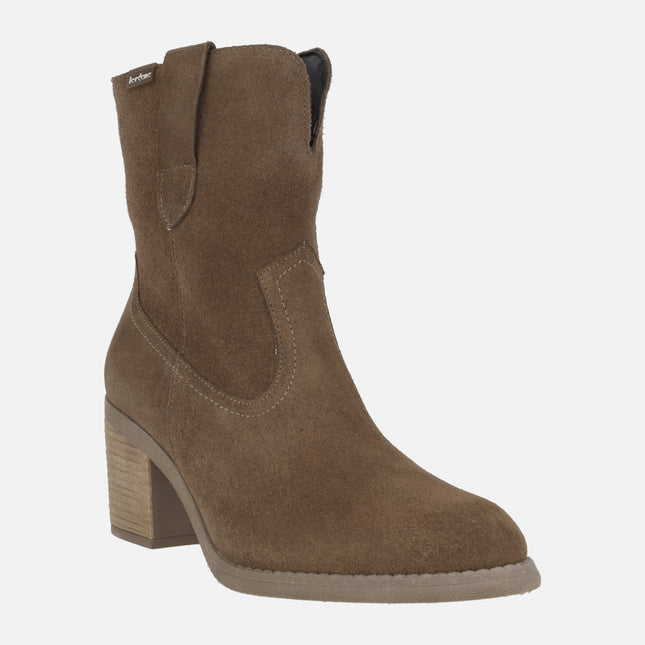Heeled ankle boots for women in country style suede leather