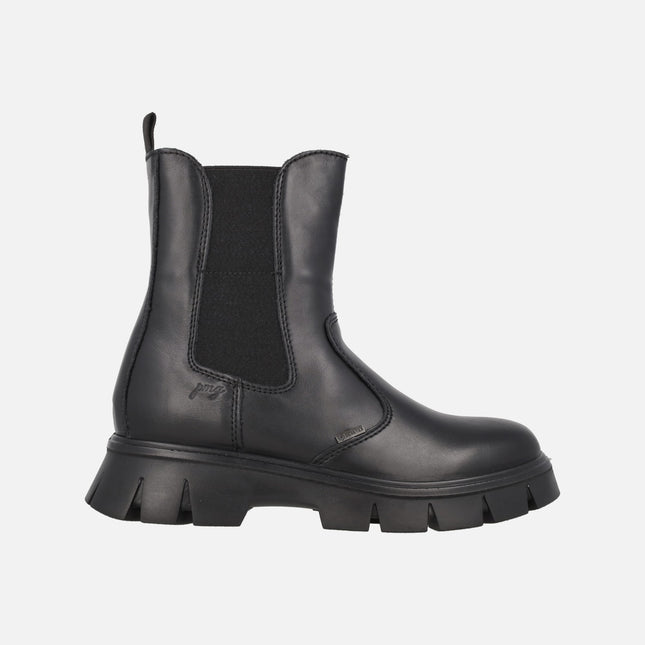 Chelsea boots in black leather with zipper and GORE-TEX membrane