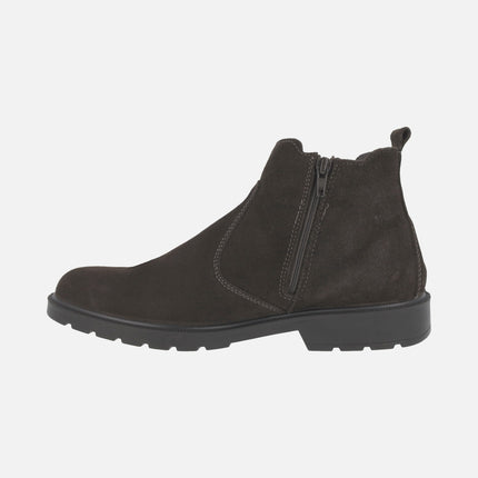Brown Chelsea-inspired ankle boots for men with waterproof membrane