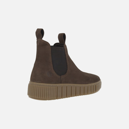 Botines estilo chelsea en nobuck marrón con tiradores
