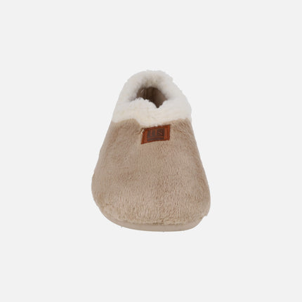 Zapatillas de casa cerradas para mujer en pelo beige con ribete en crudo