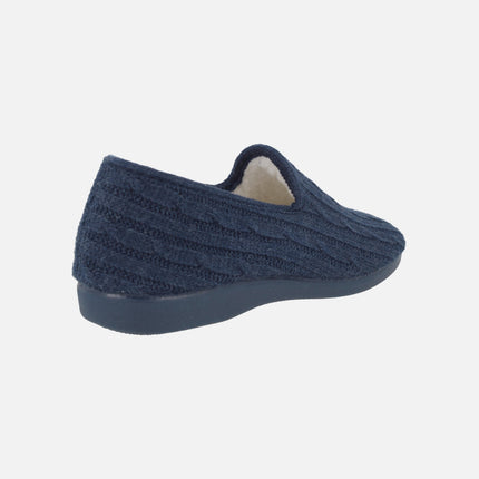 Closed house slippers for men in blue wool with sheepskin lining