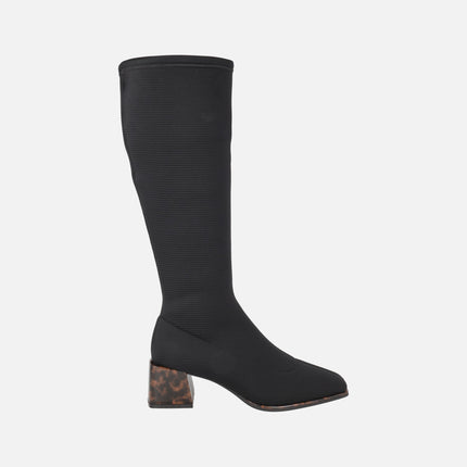 Botas altas en tejido elástico negro con tacones efecto carey