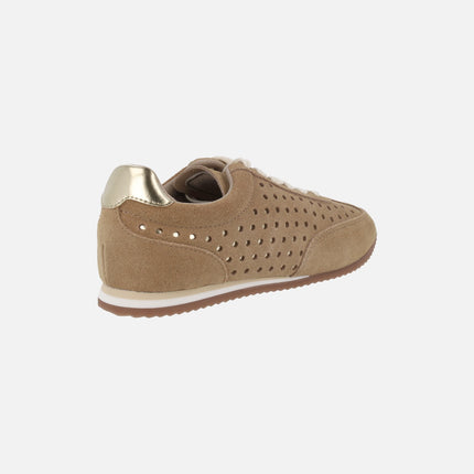 Zapatillas deportivas de serraje camel con detalles dorados