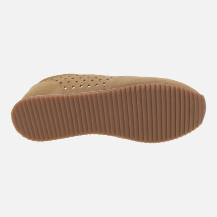 Zapatillas deportivas de serraje camel con detalles dorados