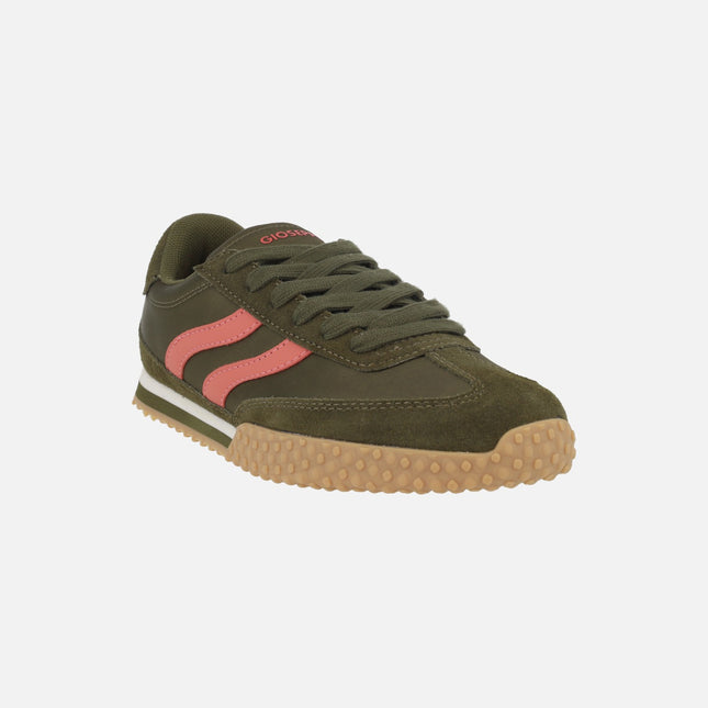 Zapatillas deportivas en serraje y tejido aterciopelado en tonos verde kaki