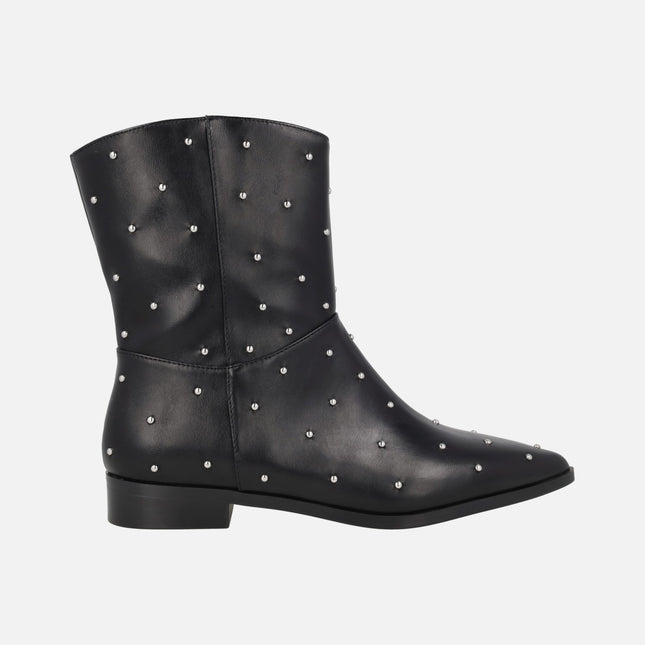 Botines negros con tachas plata