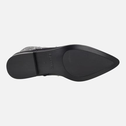 Botines negros con tachas plata
