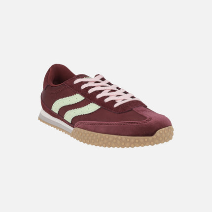 Women's sneakers in suede and velvety fabric in burgundy tones