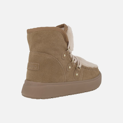 Camel suede boots with beige fur upper