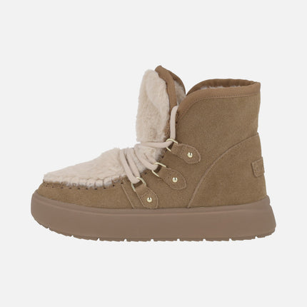 Camel suede boots with beige fur upper
