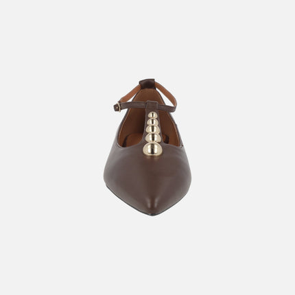 Leather ballerinas with strap crossing the instep and gold studs