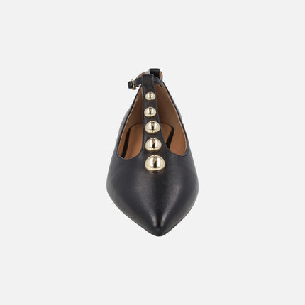 Leather ballerinas with strap crossing the instep and gold studs