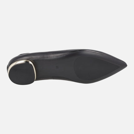 Leather ballerinas with strap crossing the instep and gold studs