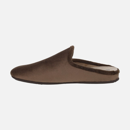 Men's house slippers with chess horse figure in brown combi