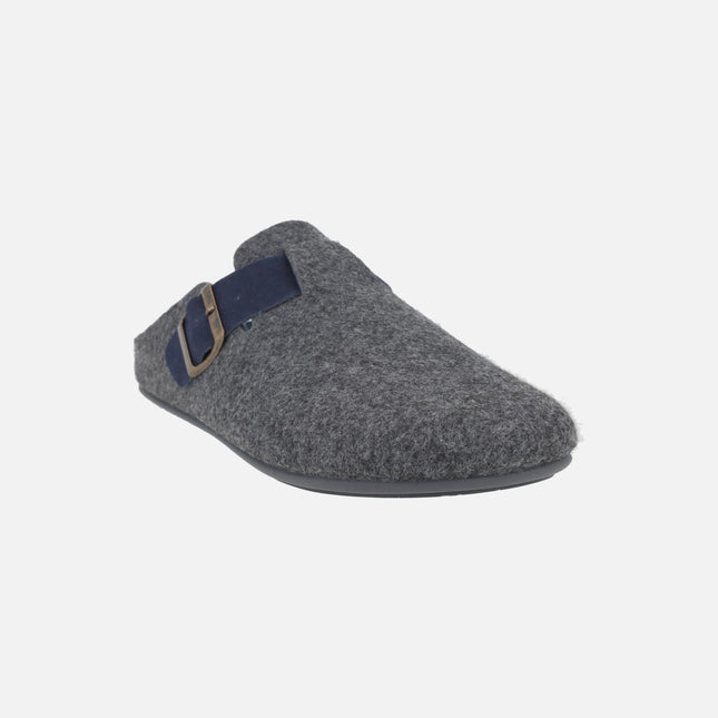 Men's clog-style house slippers in a charcoal gray combination