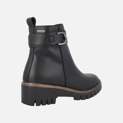 Botines de piel con adorno metálico y membrana impermeable