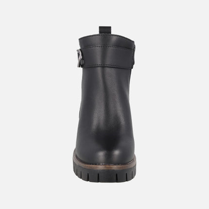 Botines de piel con adorno metálico y membrana impermeable