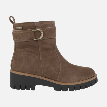 Botines de piel con adorno metálico y membrana impermeable