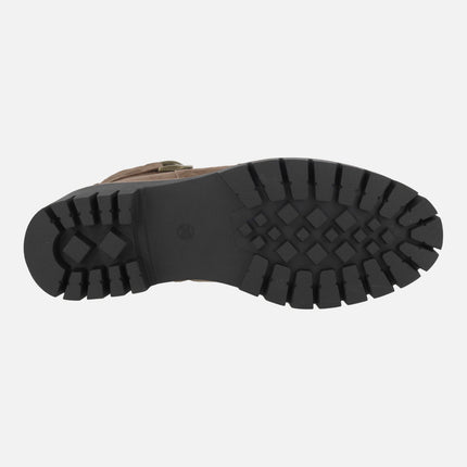 Botines de piel con adorno metálico y membrana impermeable