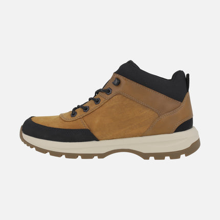 Lace-up boots for men with waterproof membrane