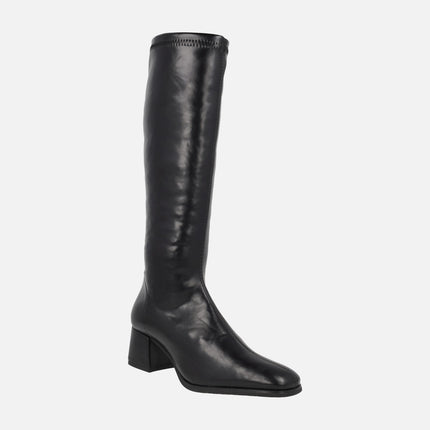 Wide-heeled high-top boots with zipper in elastic fabric