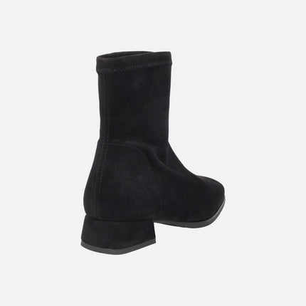 Botines de tacón bajo en tejido elástico efecto ante con Eco Dry