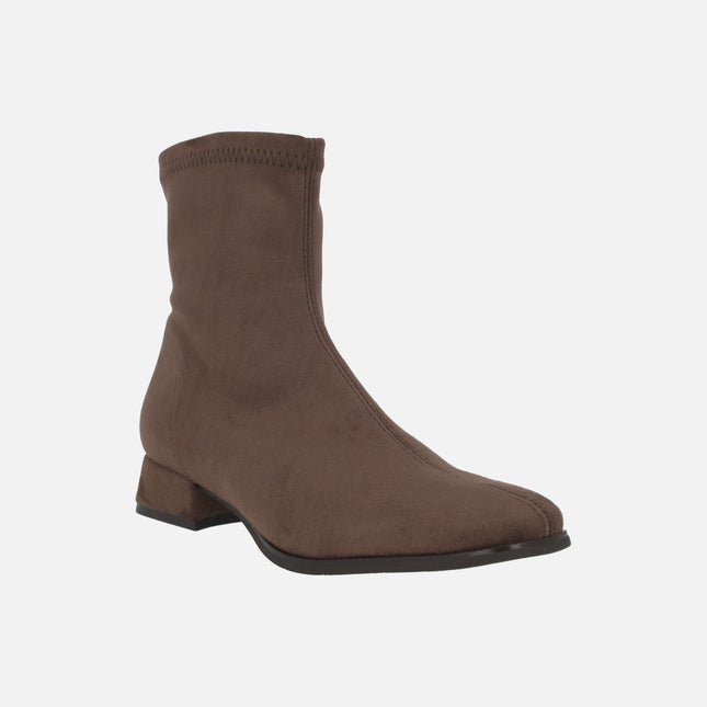Botines de tacón bajo en tejido elástico efecto ante con Eco Dry