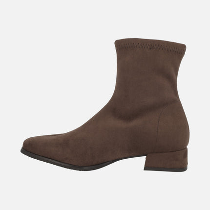 Botines de tacón bajo en tejido elástico efecto ante con Eco Dry