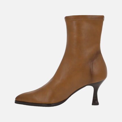 Sharp toe and thin heel ankle boots with Eco dry system