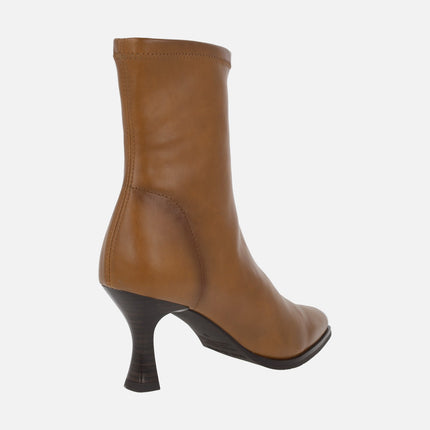 Sharp toe and thin heel ankle boots with Eco dry system