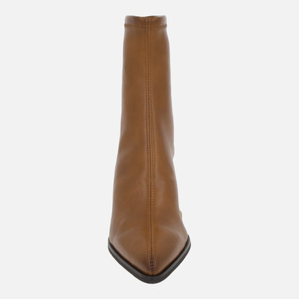 Sharp toe and thin heel ankle boots with Eco dry system