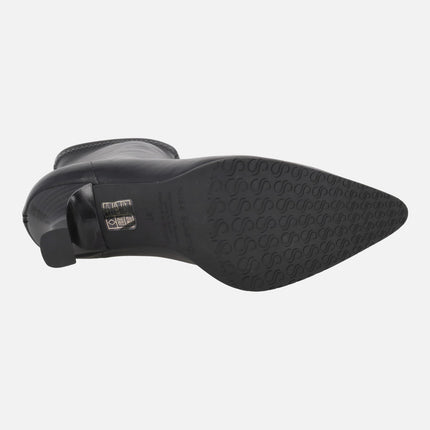 Sharp toe and thin heel ankle boots with Eco dry system