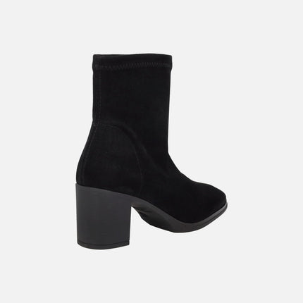 Botines de tacón ancho en tejido elástico efecto ante con Eco Dry