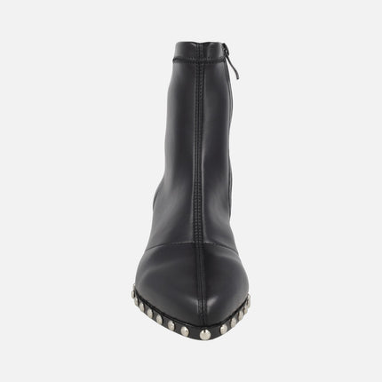 Lil Kansas black ankle boots with low heel and studs