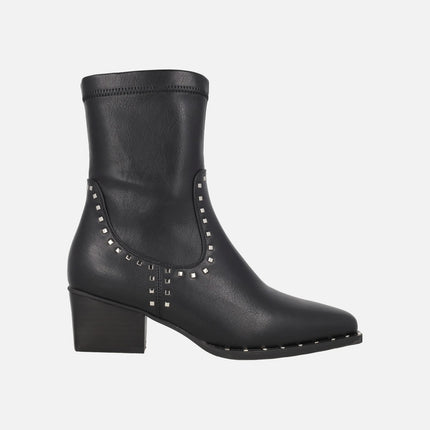 Black ankle boots with silver studs Lil Ivette
