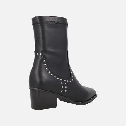 Black ankle boots with silver studs Lil Ivette