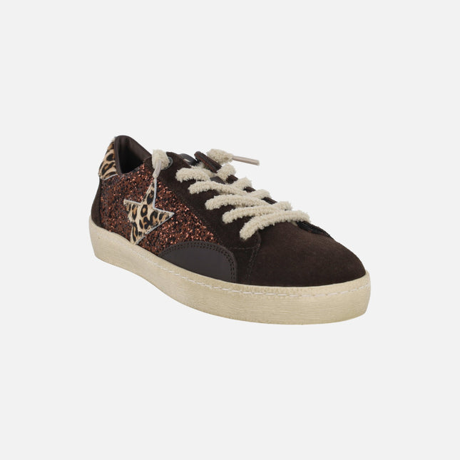 Zapatillas deportivas en combinado moka con detalles de print leopardo