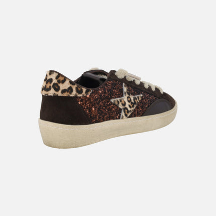 Zapatillas deportivas en combinado moka con detalles de print leopardo