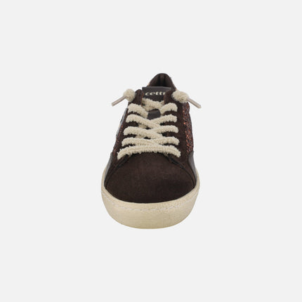 Zapatillas deportivas en combinado moka con detalles de print leopardo