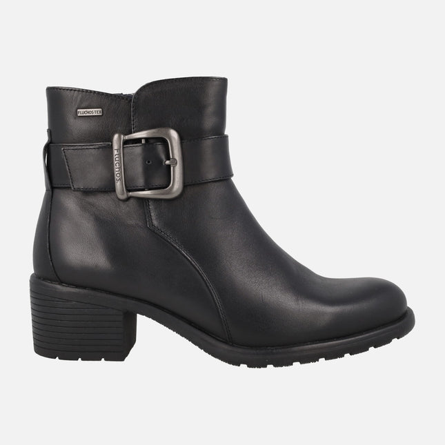 Botines de piel negra con detalle de hebilla y membrana FLUCHOSTEX