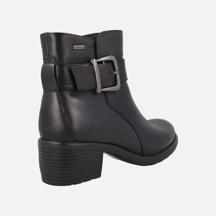 Botines de piel negra con detalle de hebilla y membrana FLUCHOSTEX