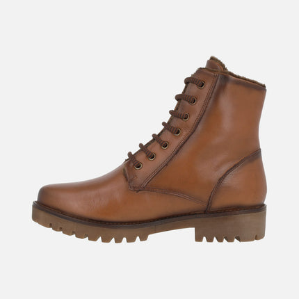 Botines de piel con cordones y forro de pelo