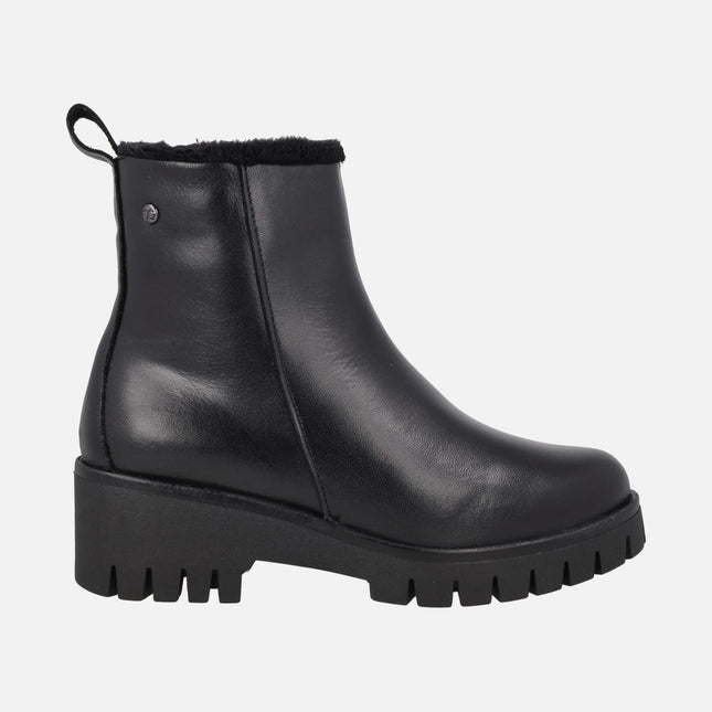 Women's leather ankle boots with fur lining