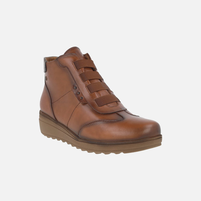 Sports leather ankle boots with elastic bands and zipper