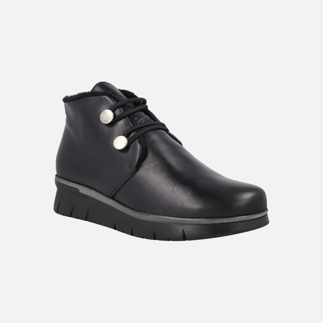 Comfort leather ankle boots with elastics and buttons