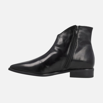 Plain Barminton ankle boots with central seam and low heel