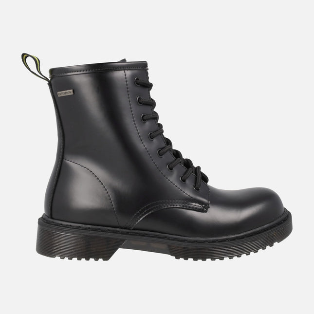 Botas negras de piel estilo militar con membrana impermeable